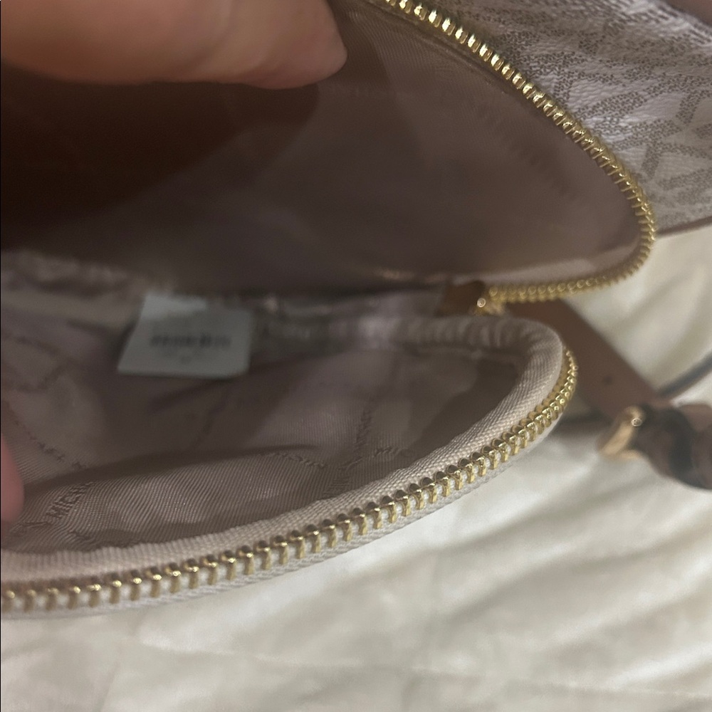 New Michael Kors Cream and Brown Crossbody Bag - Picture 7 of 12